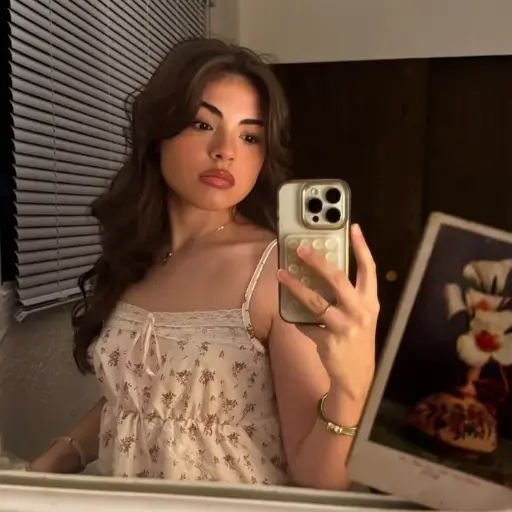How to Take the Perfect Selfie in Natural Light